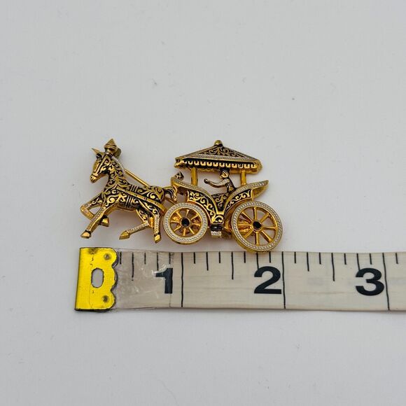 Vintage Horse Carriage Brooch Pin Gold Tone Pony Cart Made in Spain Spin Wheels - Picture 7 of 8